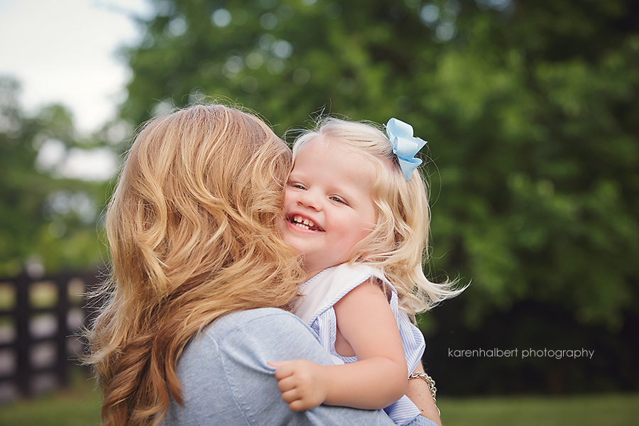 mom toddler girl hug love outdoor